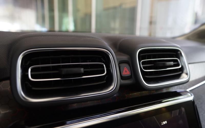 汽車空調(diào)出風口