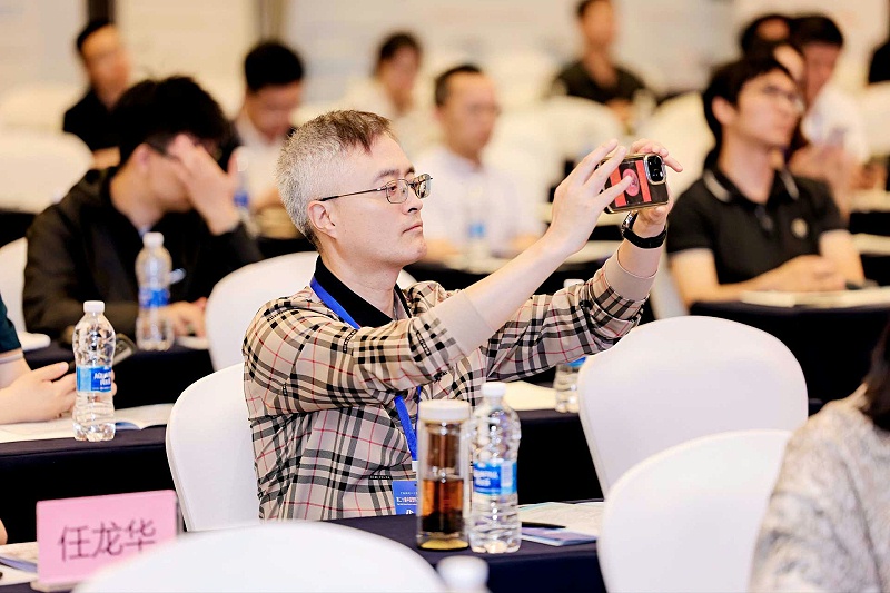 青島中新華美塑料有限公司總經理王東先生受邀參加第二十屆中國塑料工業研究及應用高峰論壇